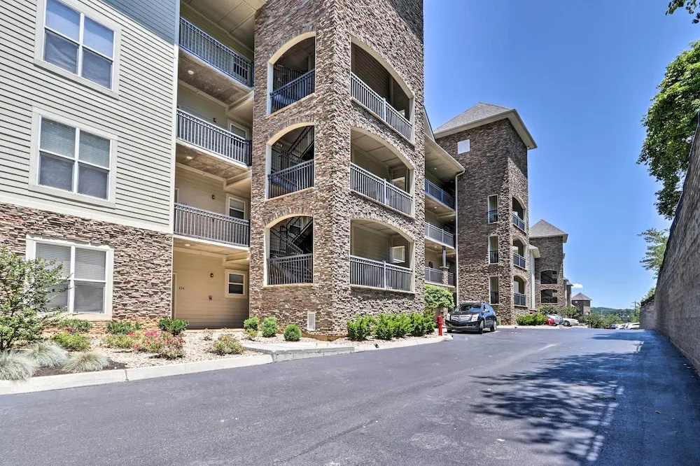 Waterfront Bean Station Condo w/ Balcony & Views!