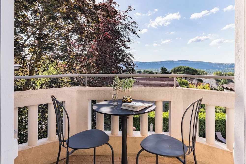 Standard Double room with balcony and with garden view (full double bed)