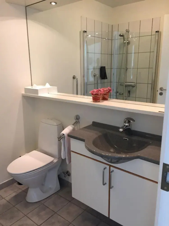 2 Bedrooms Apartment with bay view