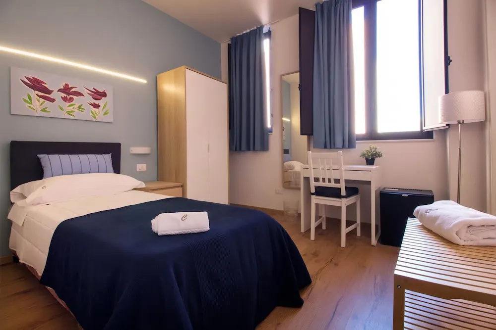 Standard Single room with balcony and with city view