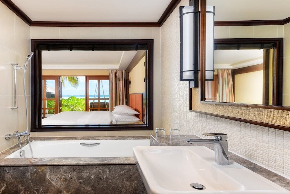 Sheraton Maldives Full Moon Resort & Spa
