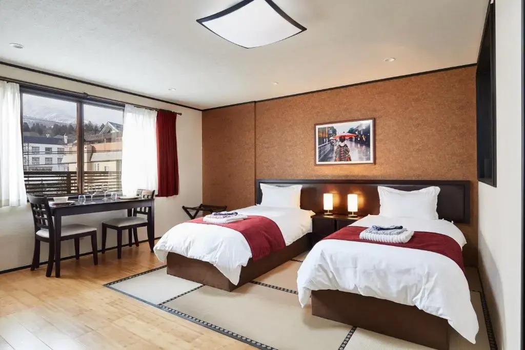 Deluxe Double Studio (twin beds)
