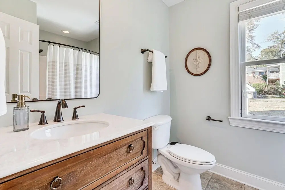 Summerville Historic Bungalow w/ Hot Tub — фото 6