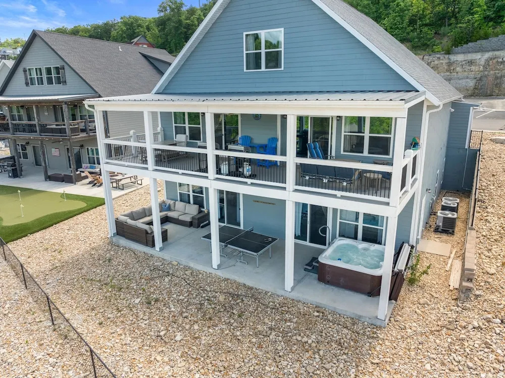 Cc115- Lakeside Landing 8 Bedroom Home