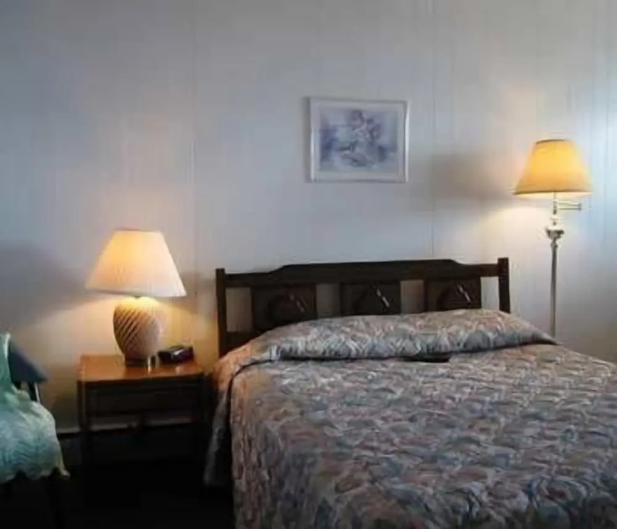 Classic Double room with balcony (full double bed)