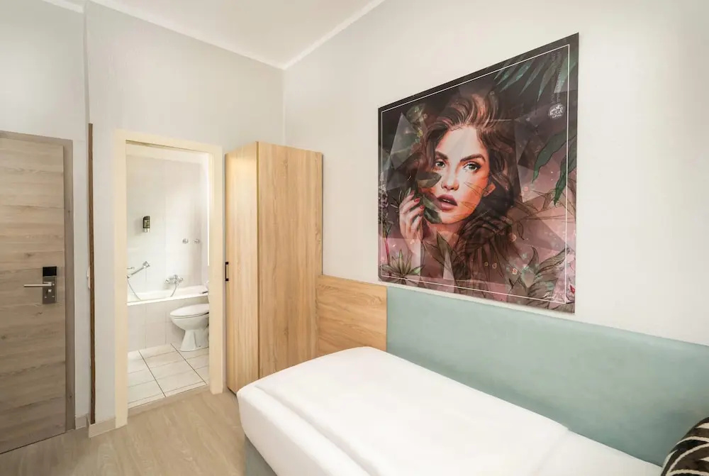 Standard Single room (single bed)