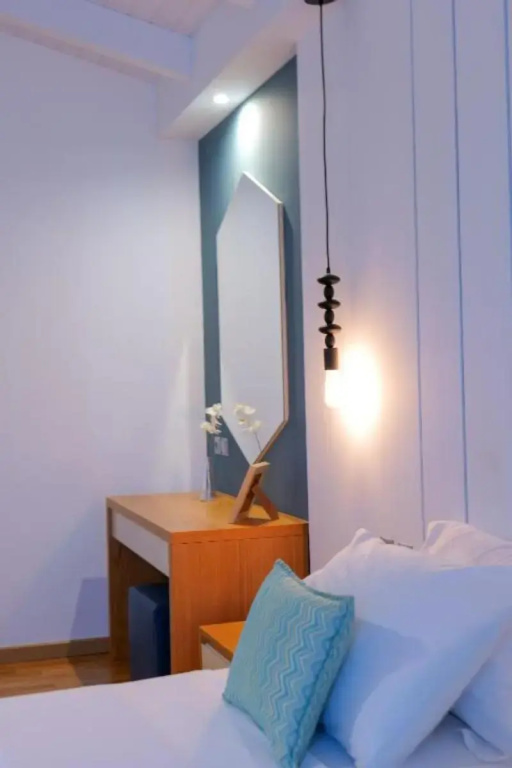 Deluxe Double room with balcony (full double bed)