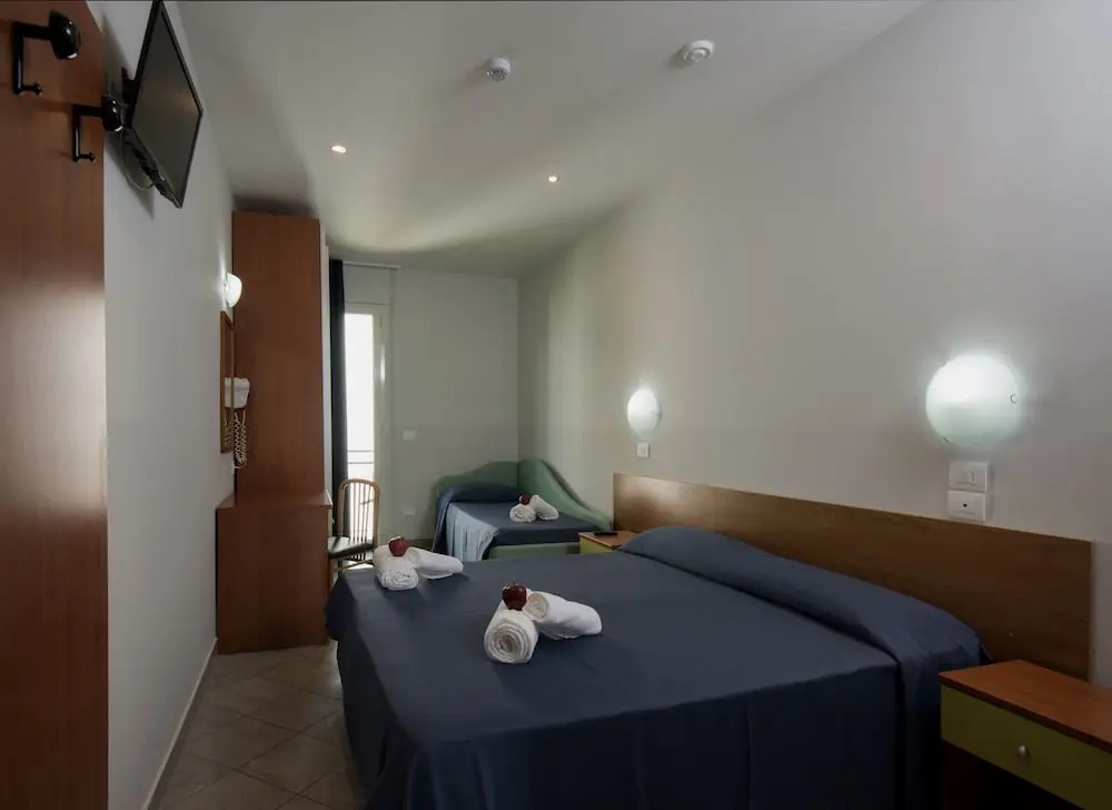 Standard Triple room with balcony