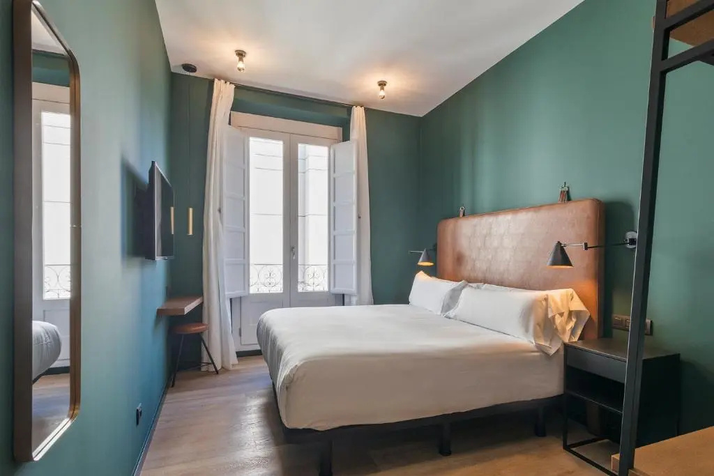 Double room (full double bed)