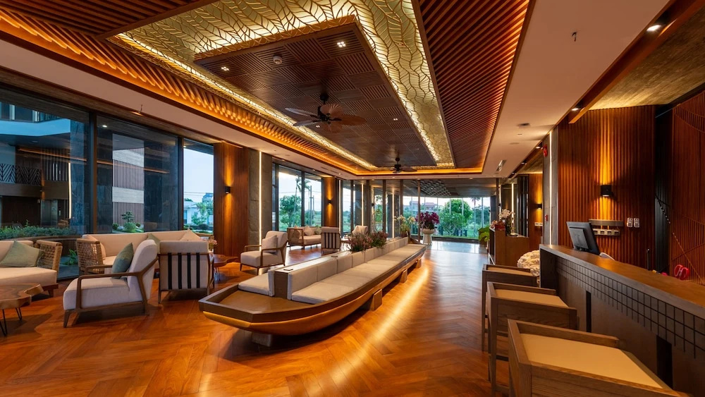 Lobby & Reception
