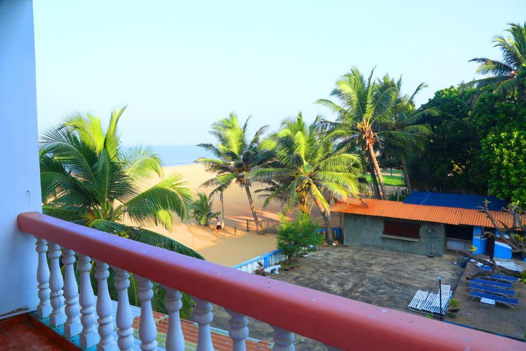Topaz Beach Hotel