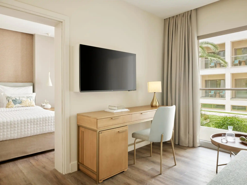 Family room with garden/resort view