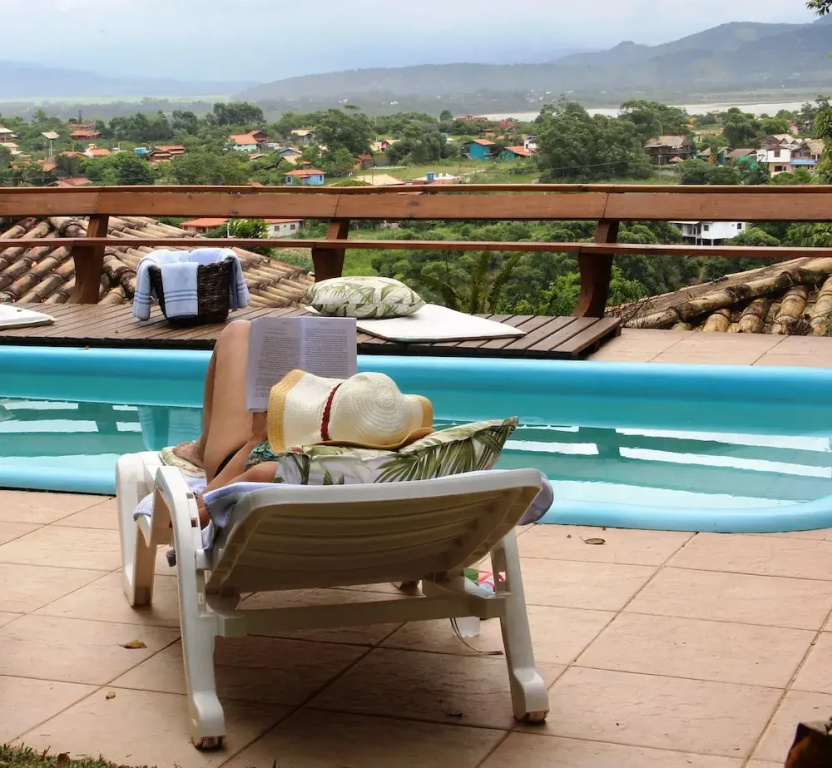 Bungalow with balcony