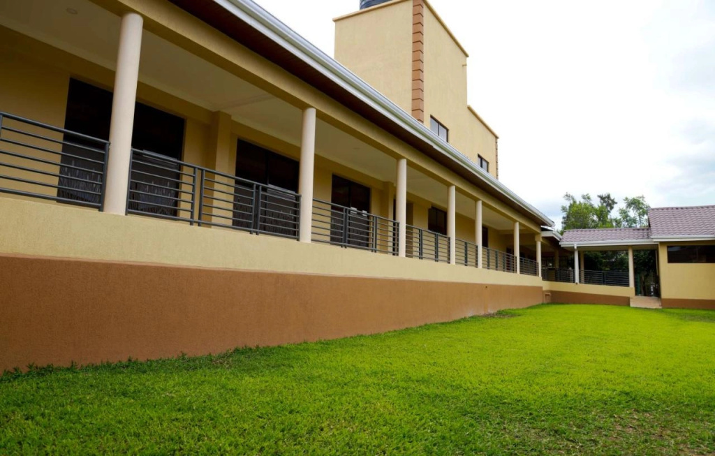 Lake Naivasha Holiday Inn