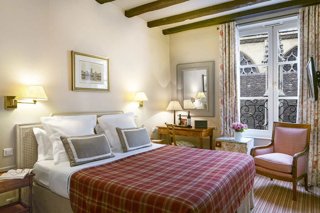 Relais Du Louvre 31