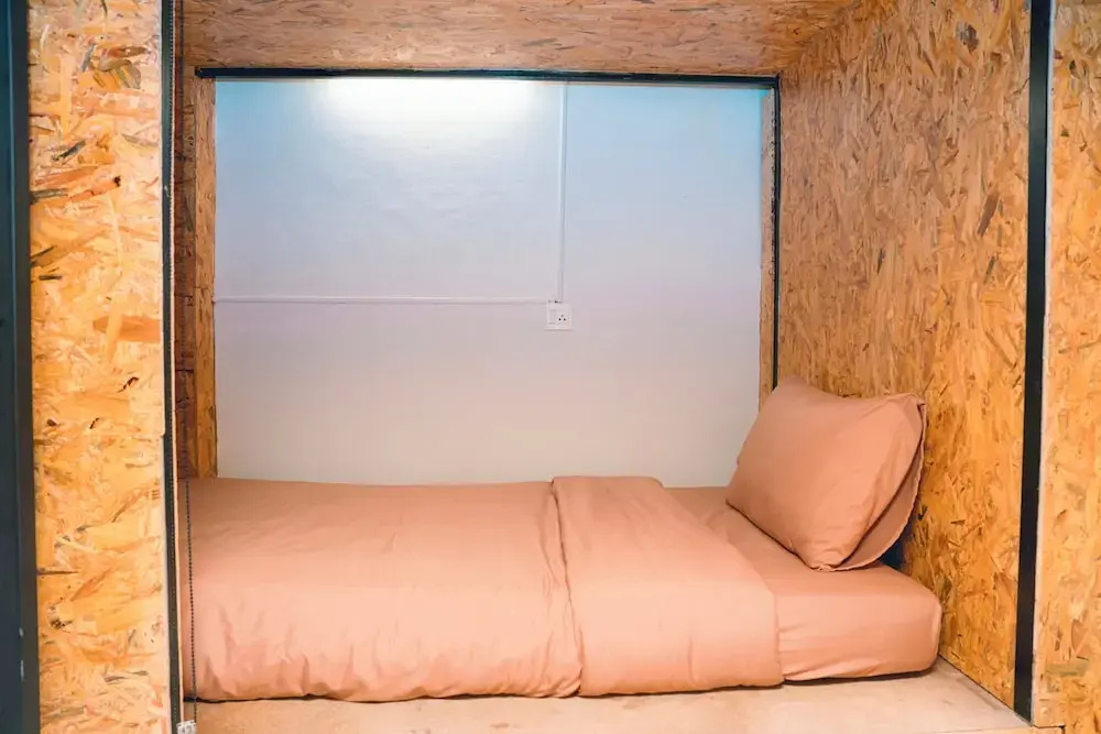 Отель Comfy Corner Hostel в Бангкоке