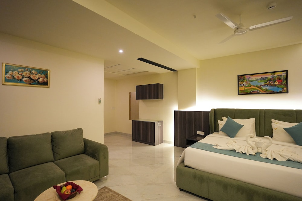 Town Square Suites