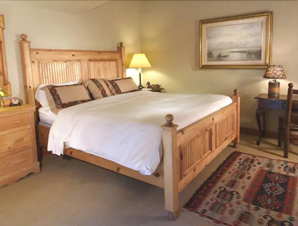 Double Suite (full double bed)