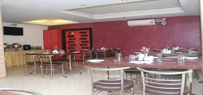 Hotel AVN Plaza - Chambres