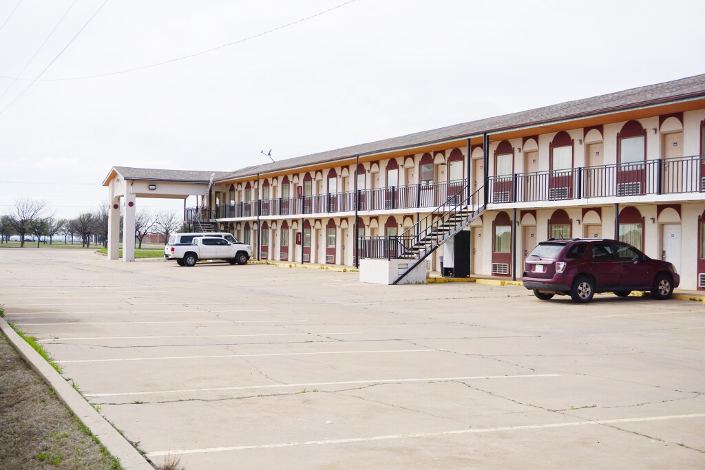 Hotel O Dilley Main St TX image