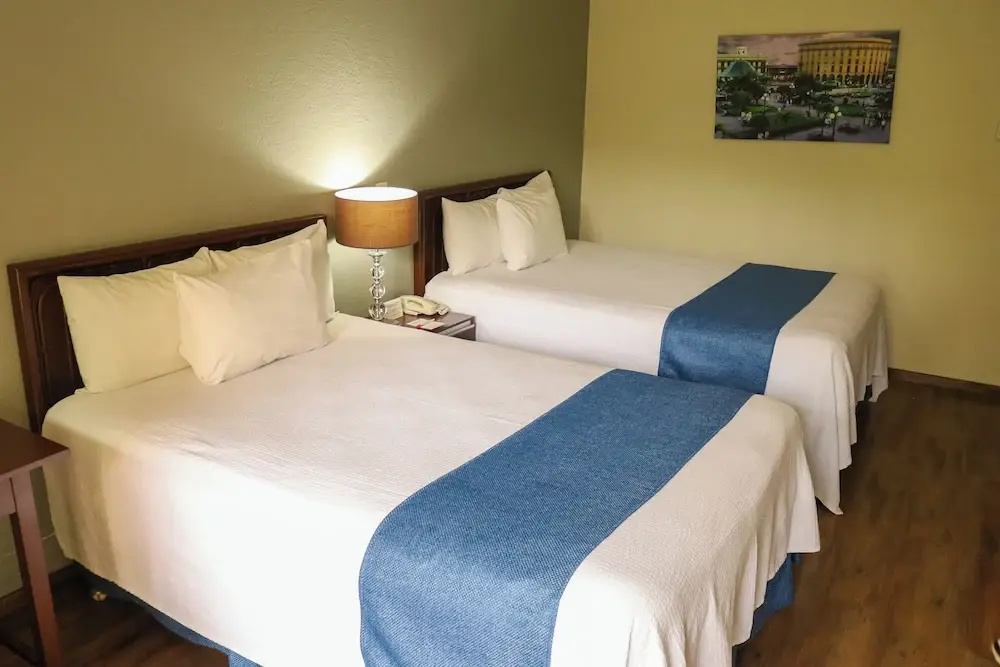 Grand Double room with balcony (full double bed)