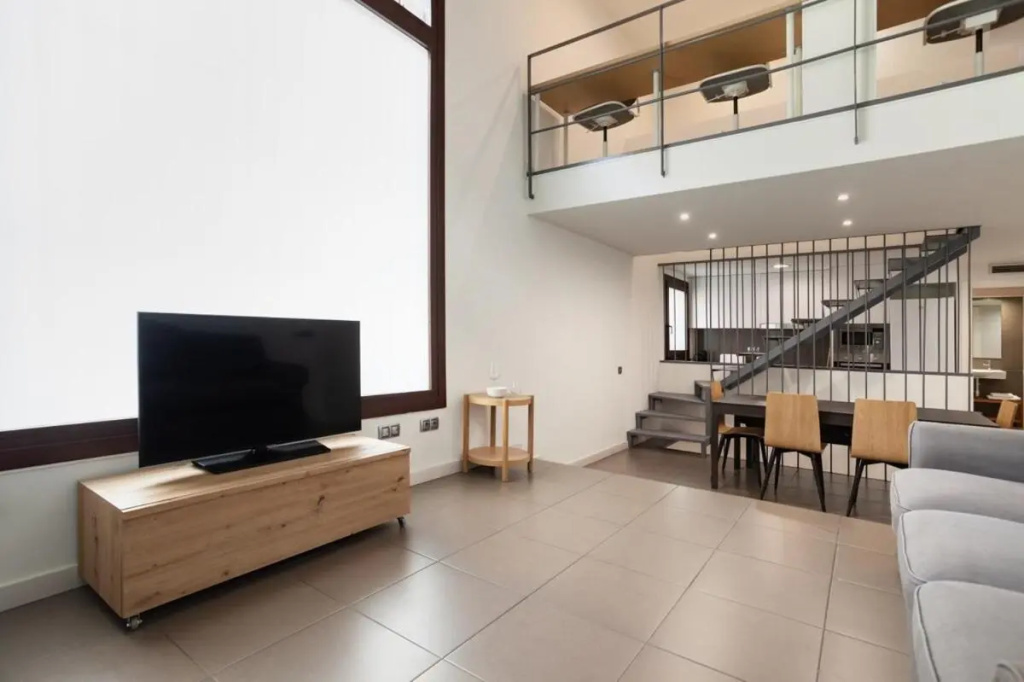 Modern and bright House in the city centre