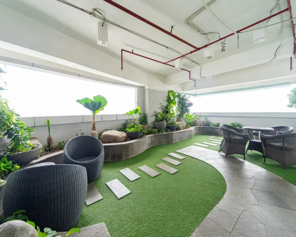 RedLiving Apartemen Grand Kamala Lagoon - Rooms 911 Tower Barclay South with Netflix