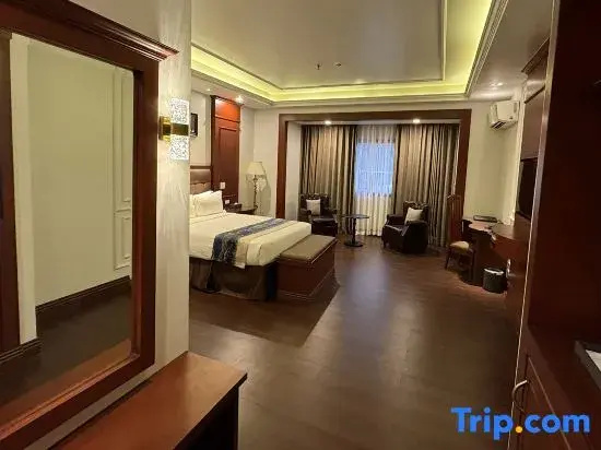 Deluxe Double room (full double bed)