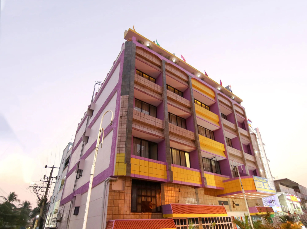 OYO 10709 Hotel SBT