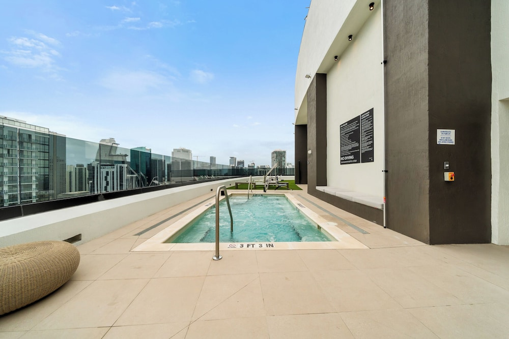 RS Suites - District 225 Miami