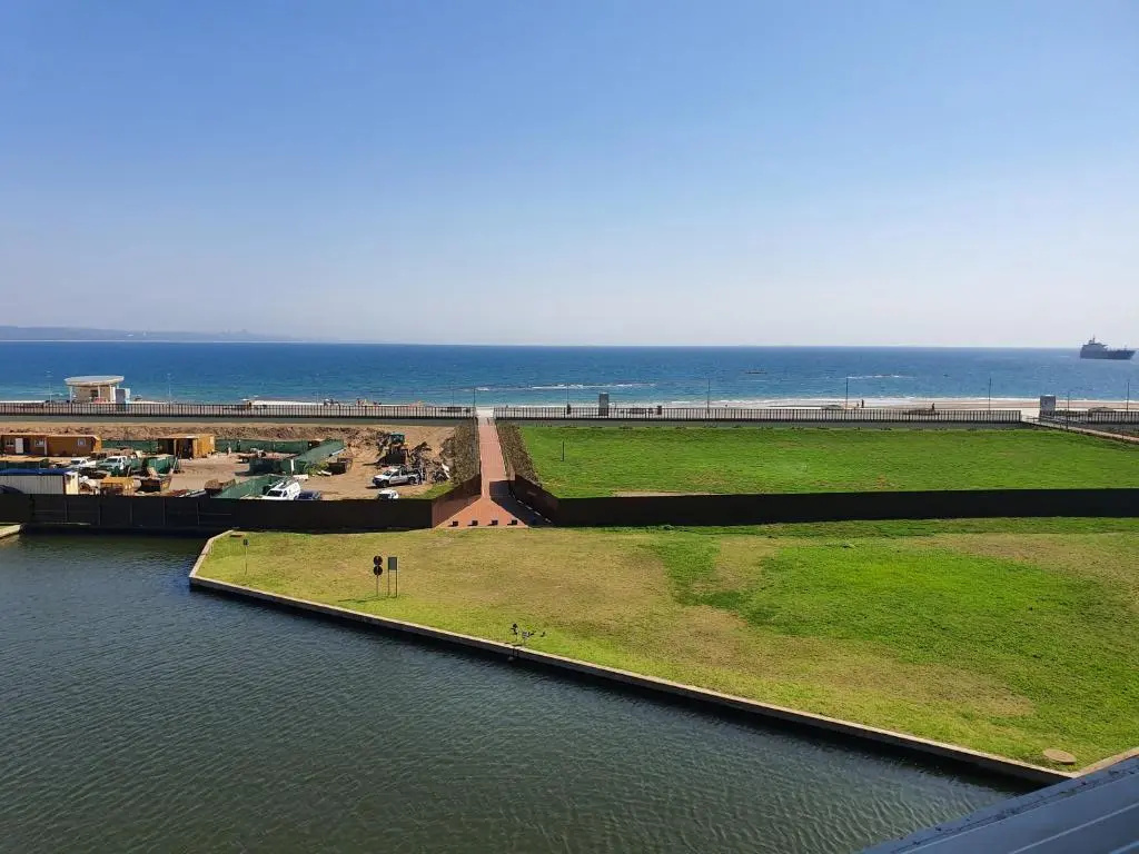 Accommodation Front - Gorgeous 4 Sleeper Beachfront Apartment