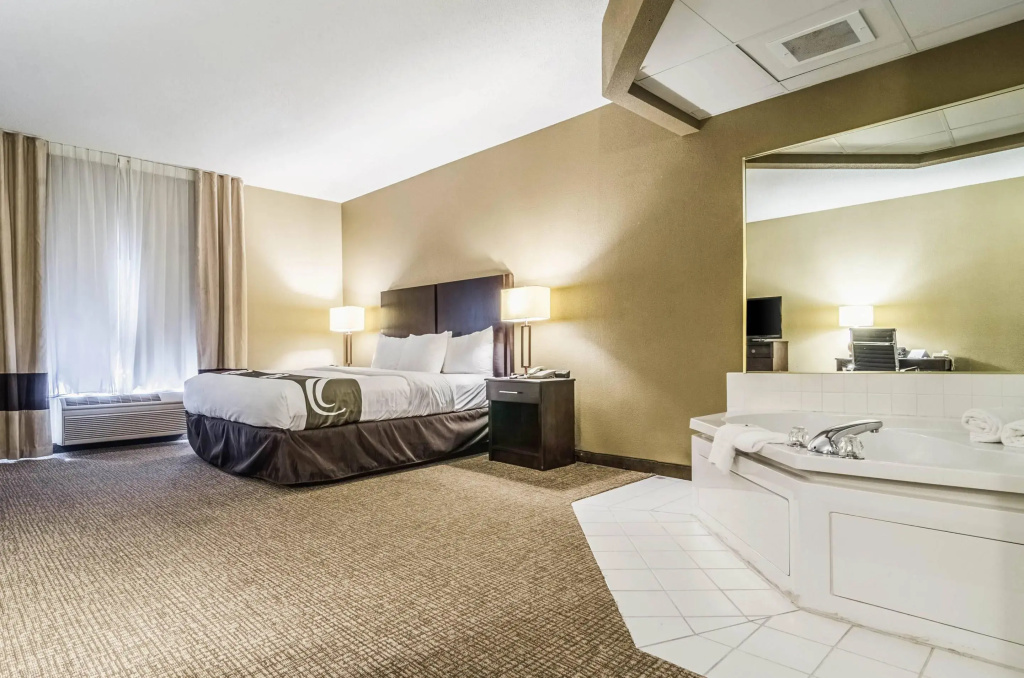 Double Suite (full double bed)