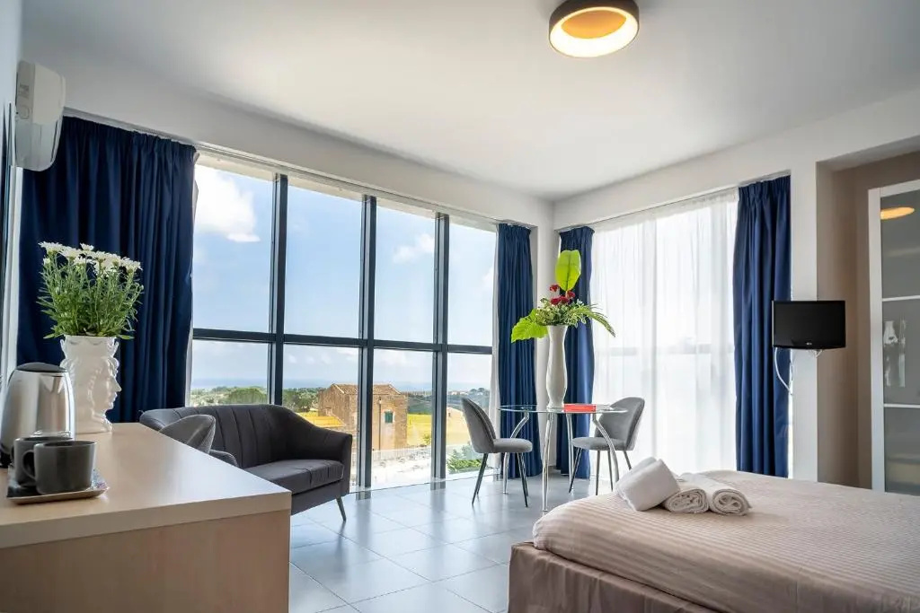 Standard Double room (full double bed)