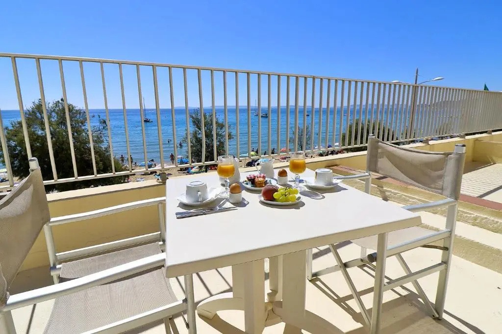 Balcony & Terrace