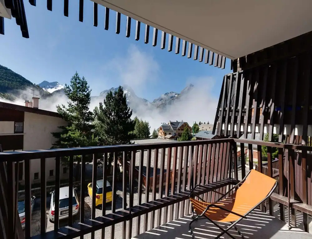 Afficher la photo 8 — Slope-side Apartment With Balcony Views