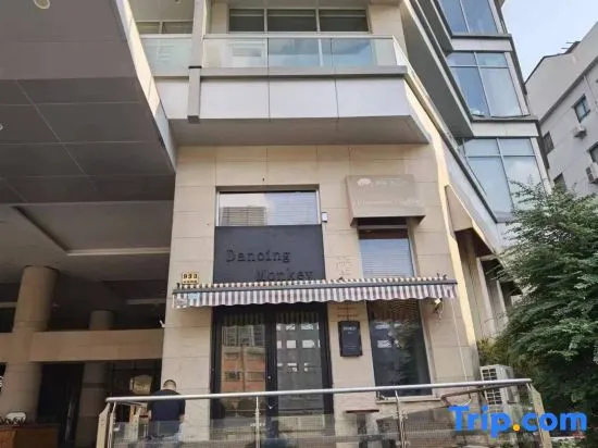 Yuexian Boutique Apartment (Shanghai Nanjing East Road)
