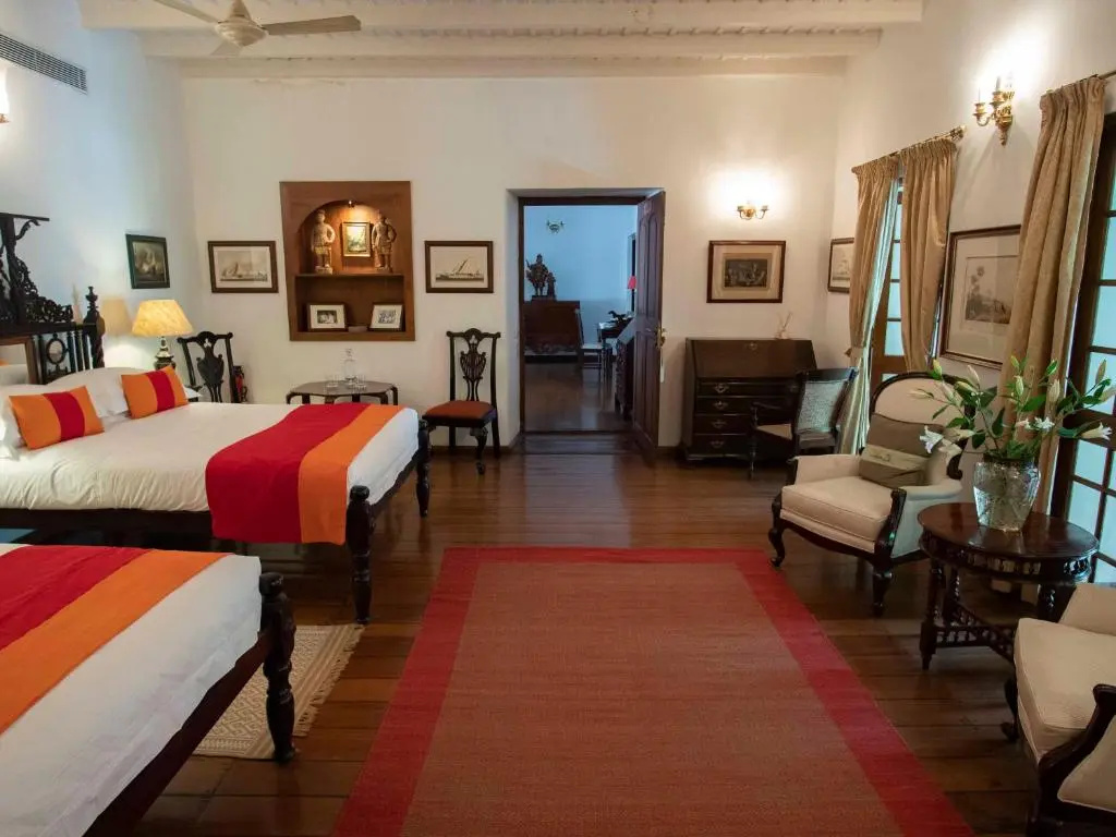 Double Suite with pool view (full double bed)