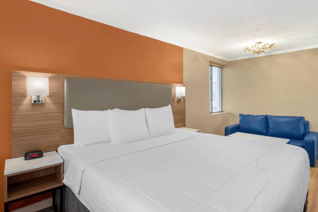 Отель Quality Inn JFK Airport Rockaway Blvd в Нью-Йорке