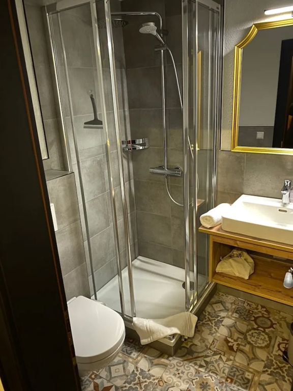 Standard Double room with mountain view (full double bed)