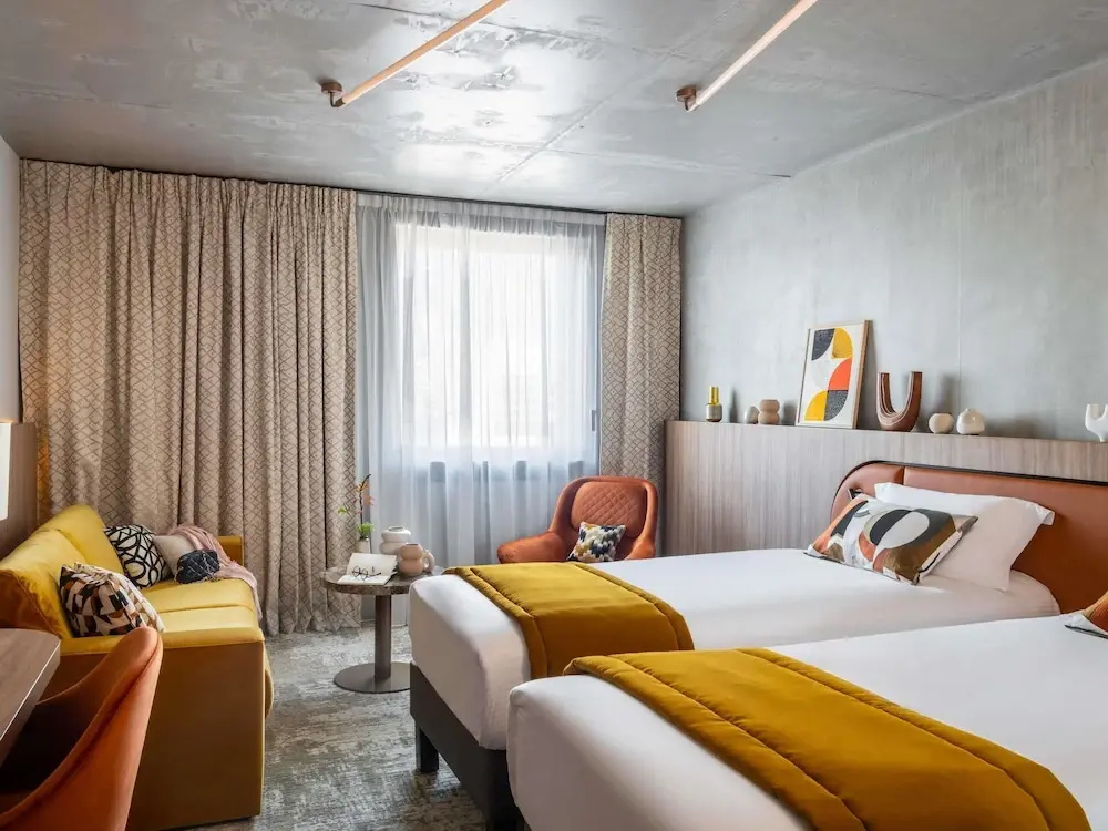Executive Double room (full double bed)