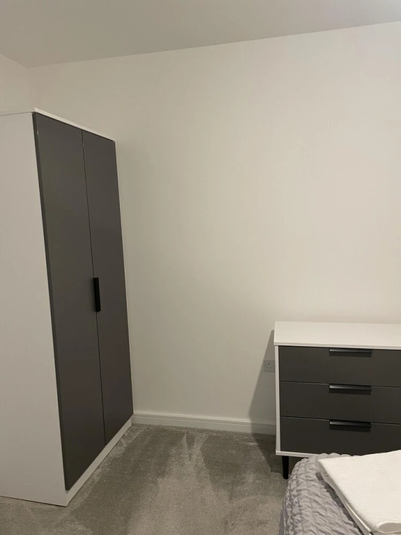 2 Bedroom Luxury Apartment in Barking — фото 1