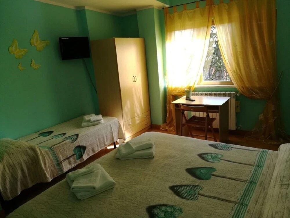 Classic Double room (full double bed)