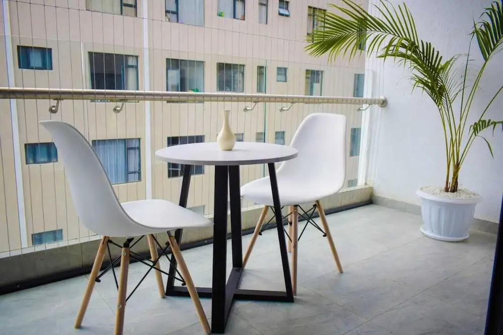 Lux Suites Royal Oaks Residency