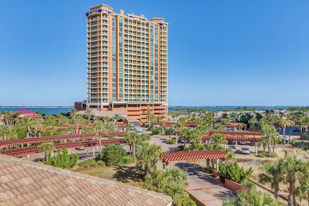 Florida Resort Condo: Walk to Pensacola Beach!