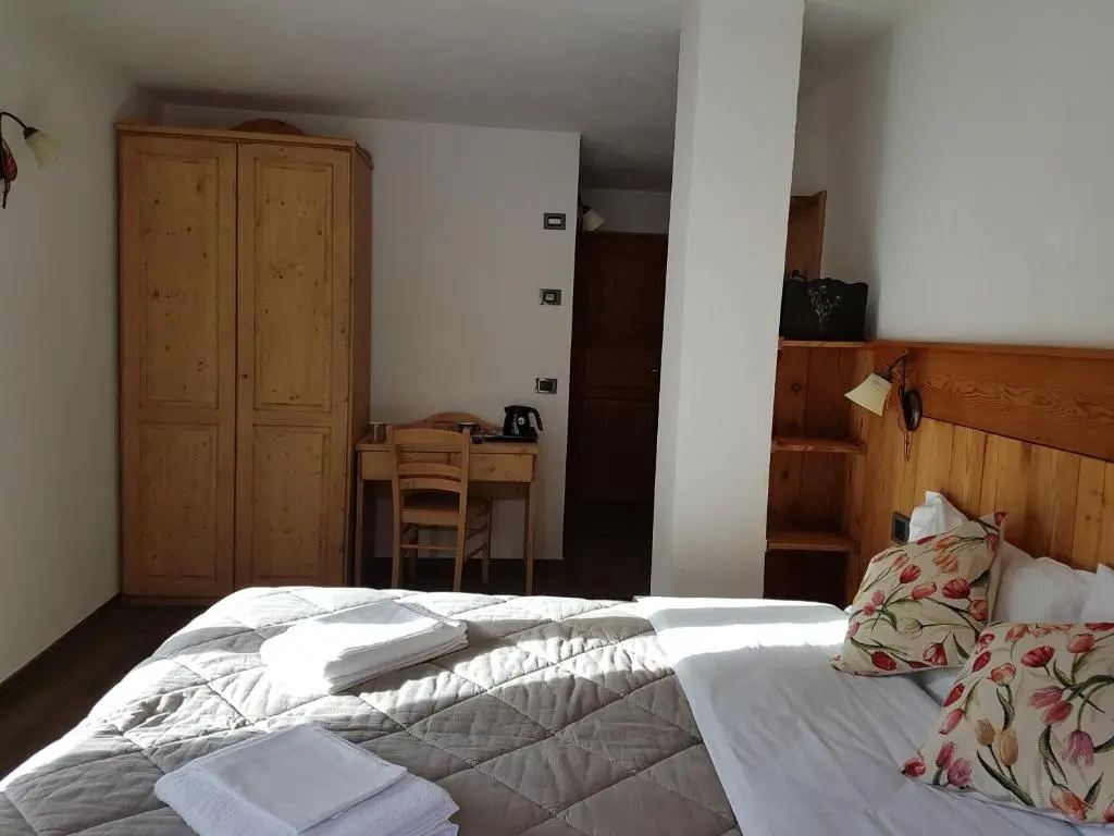 Standard Double room (full double bed)