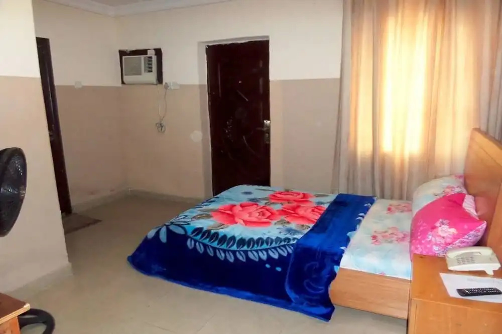 Wonder King Hotel - Chambres
