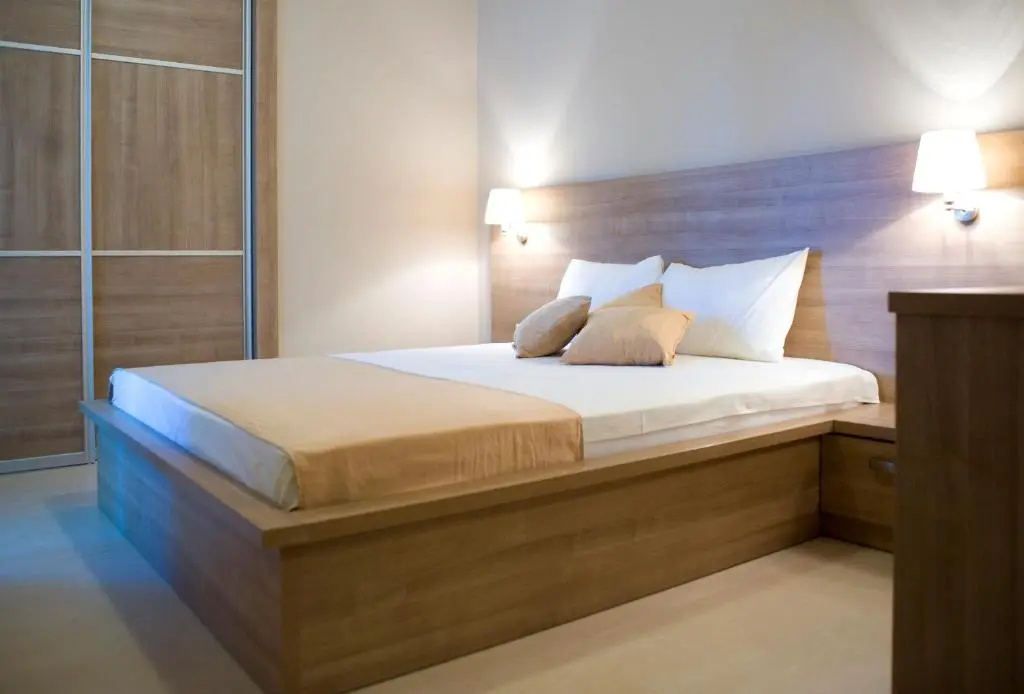 2 Bedrooms Apartment with partial sea view