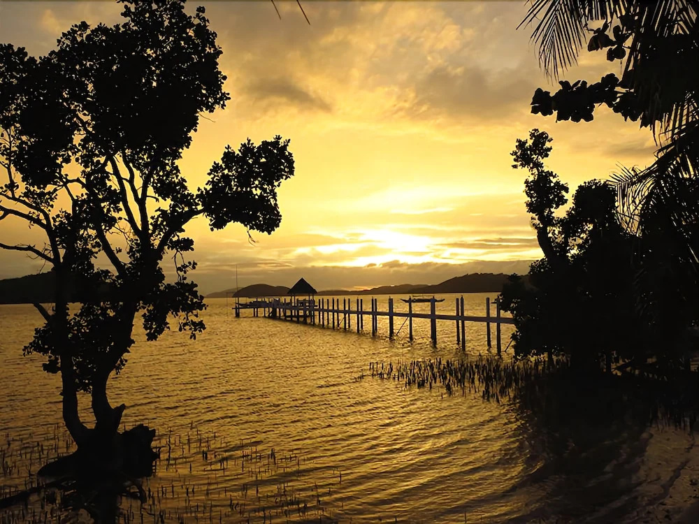 Coral Bay Beach and Dive Resort