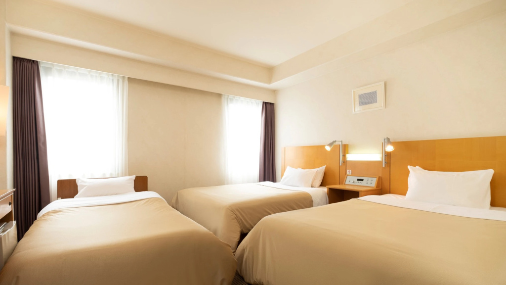 Standard Triple room