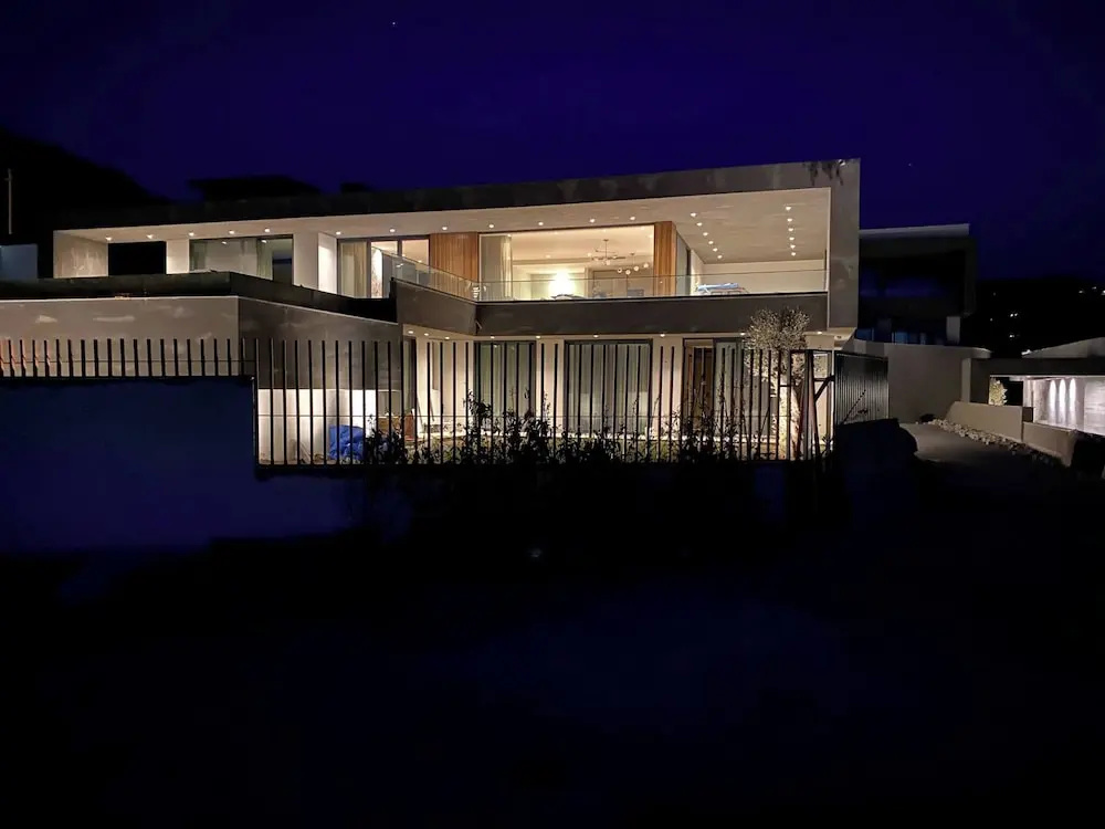 Hills Deluxe - Relaxed Luxury in Style and Serenity